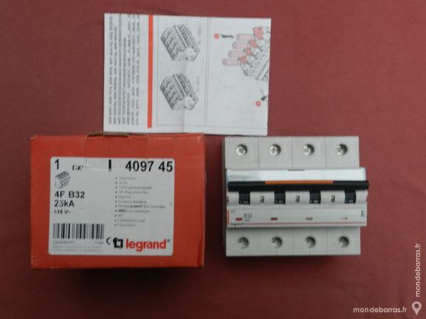 R�f 409745 LEGRAND DISJONCTEUR DX� 4P 32A 25kA B 100 Tergnier (02)