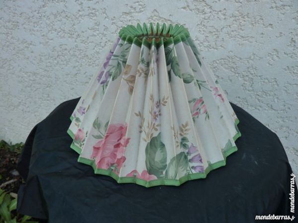 ABAT-JOUR  DE 25  DE DIAM�TRE 10 Saint-Mathieu-de-Tr�viers (34)