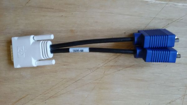 Adaptateur DVI en 2 VGA 12 Gray (70)