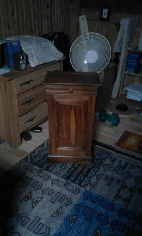 ancien chevet de nuit
115 Issoudun (36)