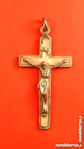 Ancienne croix du CHRIST 5 Montargis (45)