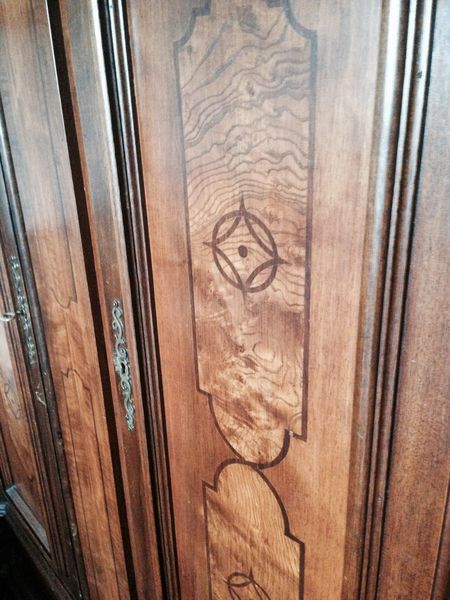 Armoire hollandaise marquet�e 200 Annecy (74)