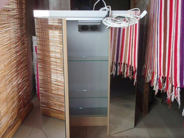 Armoire de toilette  2 portes avec miroirs et �clairage 40 Saint-Andr�-de-Cruzi�res (07)