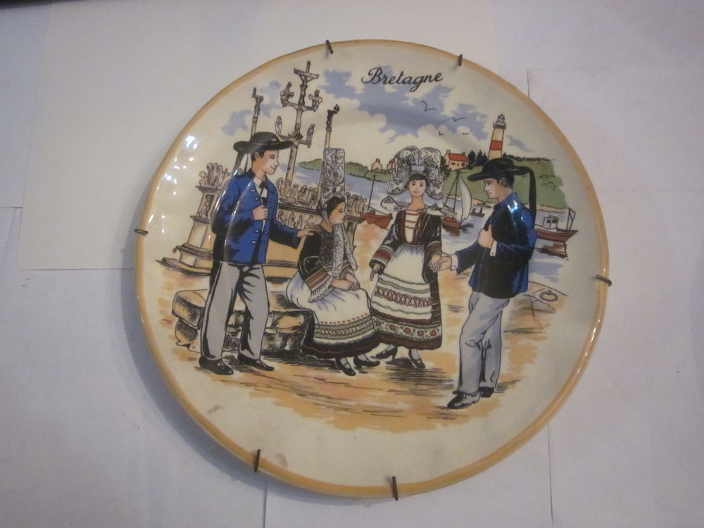 assiette  BRETAGNE  calvaire phare bretons bretonnes costume 5 Brest (29)