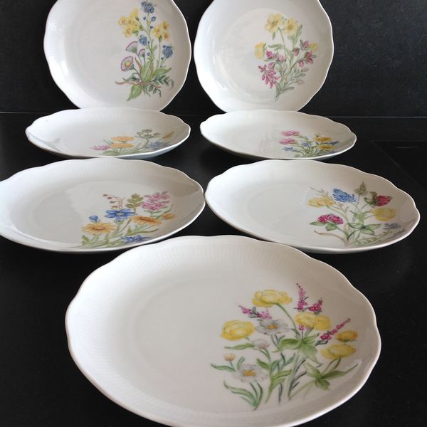 7 assiettes d�cor peint � la main 150 Fontvieille (13)