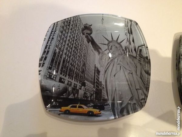 Assiettes NEW YORK - Statue de la Libert� 12 Saint-Romain-de-Jalionas (38)