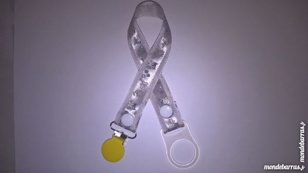 attache sucette 5 Langon (33)