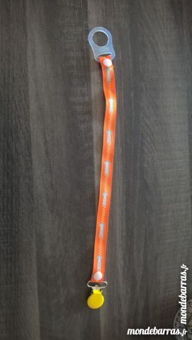 attache sucette 5 Langon (33)