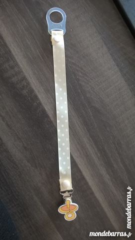 attache sucette 5 Langon (33)