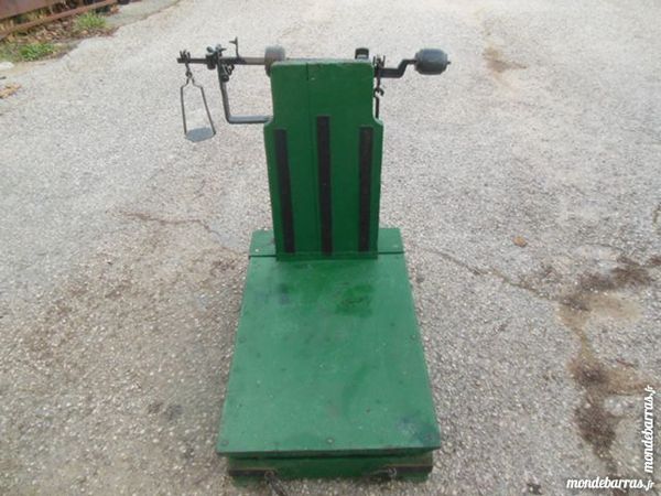 Balance ancienne 70 Salon-de-Provence (13)