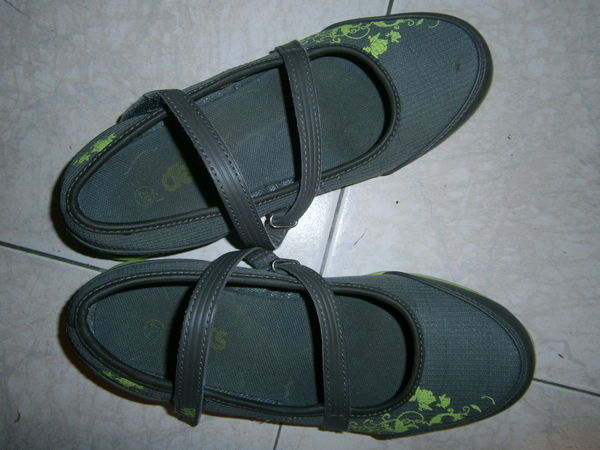 ballerines taille 37 Tr�s bon �tat. coloris kaki 3 Annonay (07)