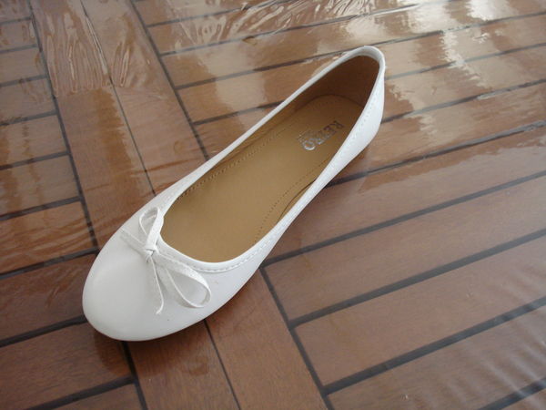 ballerines et tennis femme  taille 40 
5 euros la paire 5 Itteville (91)