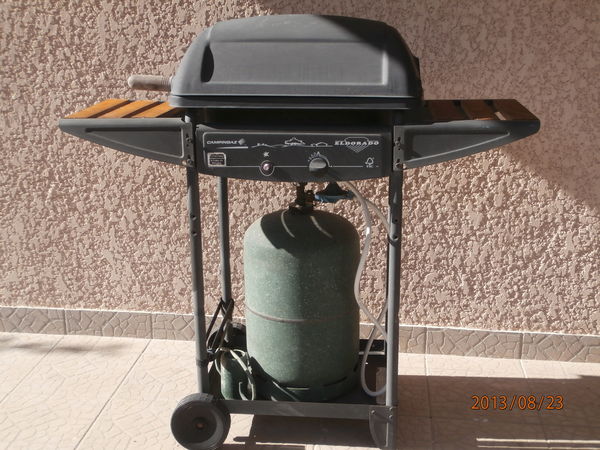 BARBECUE A GAZ 50 Vaulx-Milieu (38)