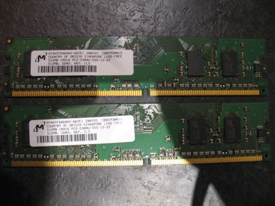 Barrettes m�moire DDR2 PC2-5300U 1GB 8 Rennes (35)
