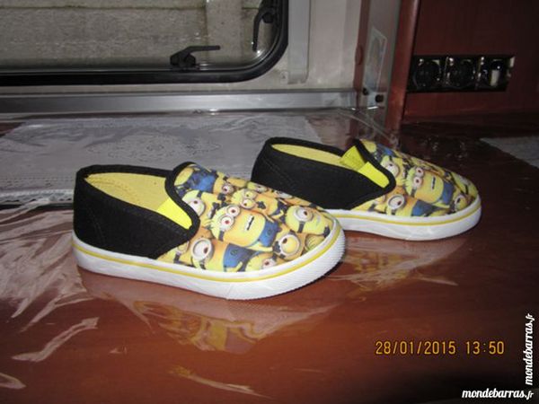 BASKET MINNIONS NEUF 10 Herblay (95)