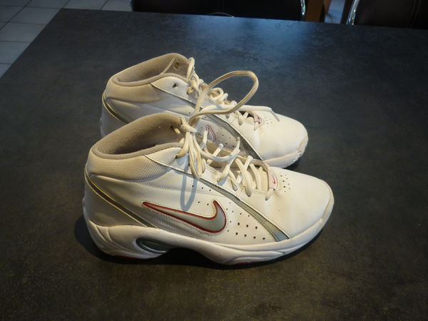 basket nike blanches bon etat 20 Genas (69)