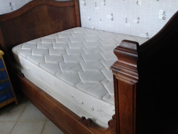 LIT BATEAU +SOMMIER+MATELAS 300 Saint-Laurent-les-�glises (87)