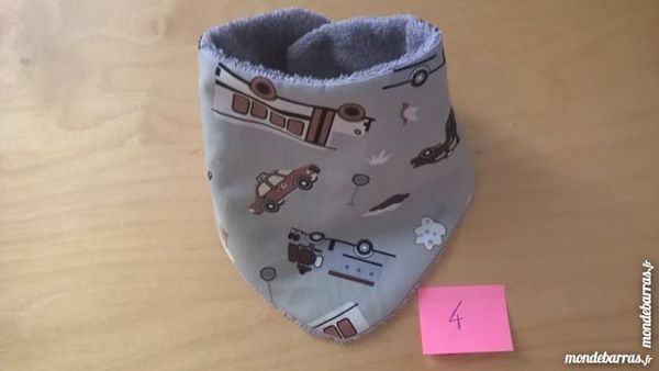 bavoir bandanas r�versible pour b�b� 8 Langon (33)