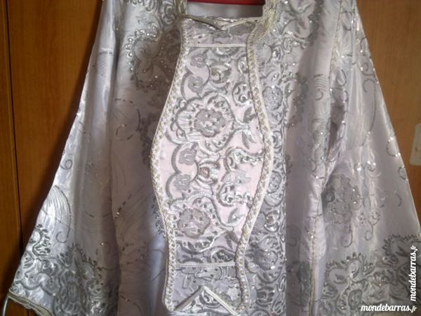 Beau caftan blan..cap blanche 160 Nanterre (92)