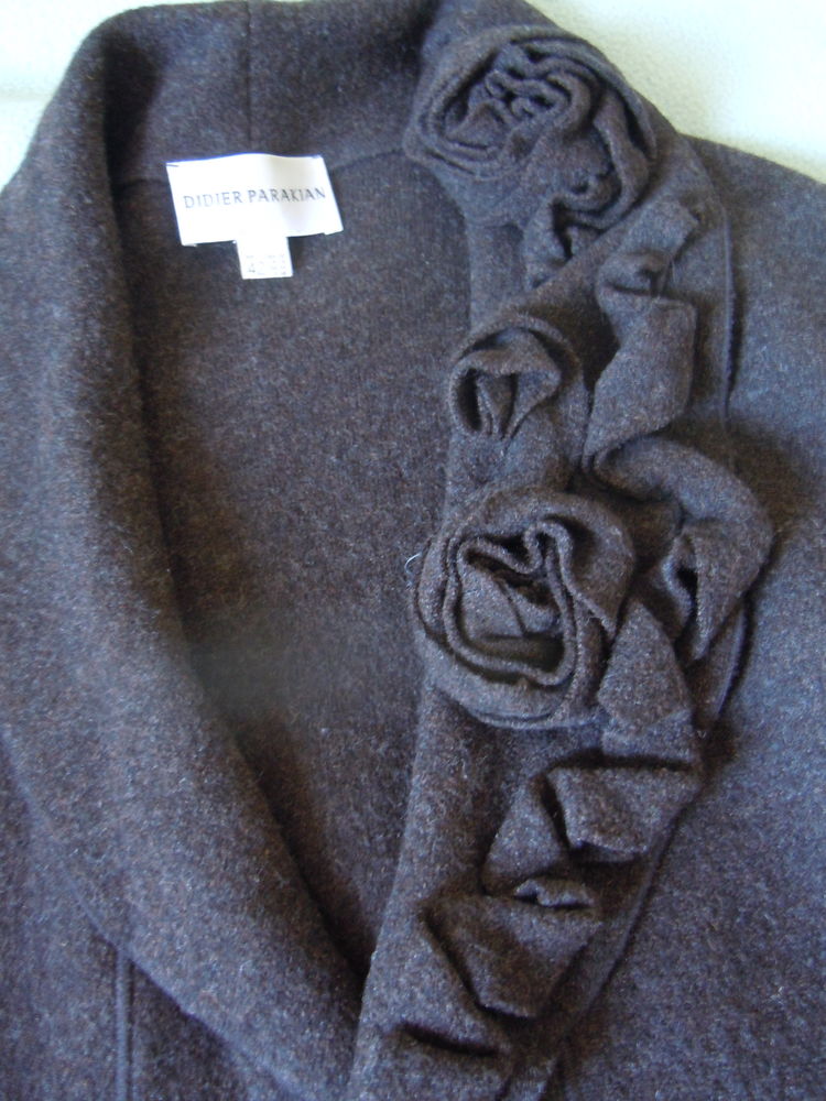 BELLE VESTE DIDIER PARAKIAN
ETAT NEUF 30 Marseille 10 (13)