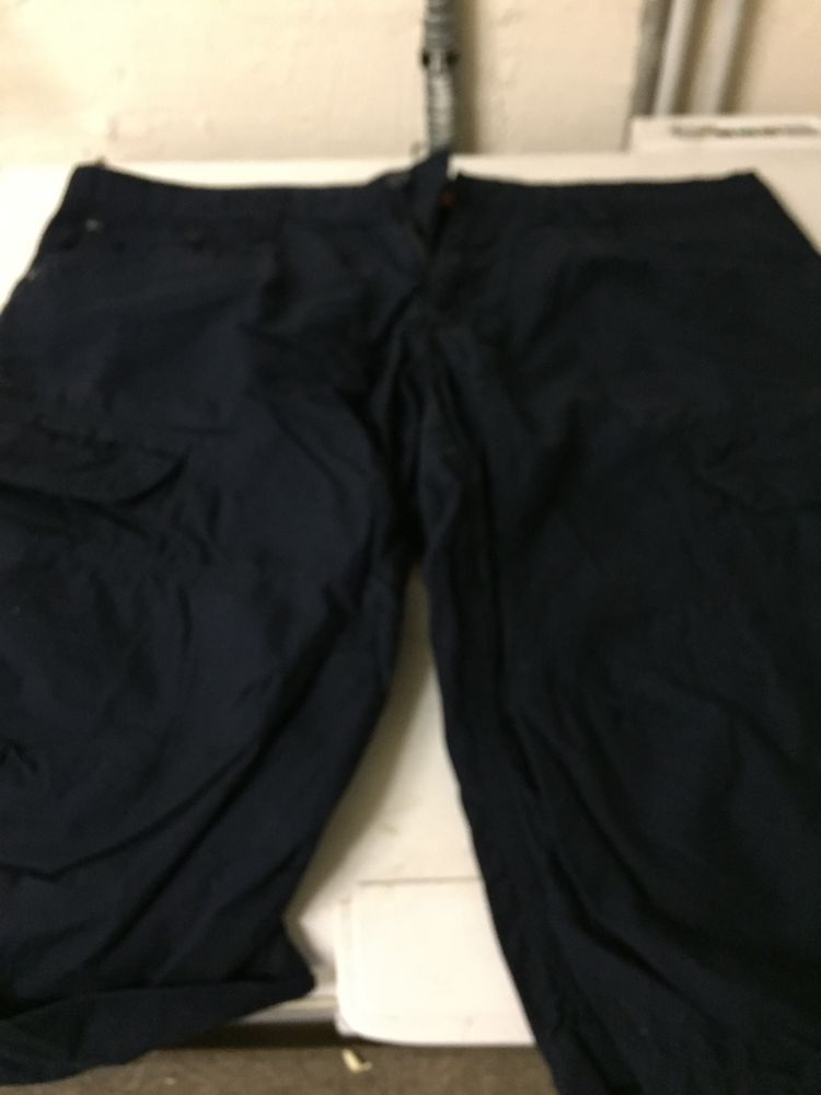 BERMUDA MARINE  CELIO    T. 48 18 Saint-Genis-Laval (69)