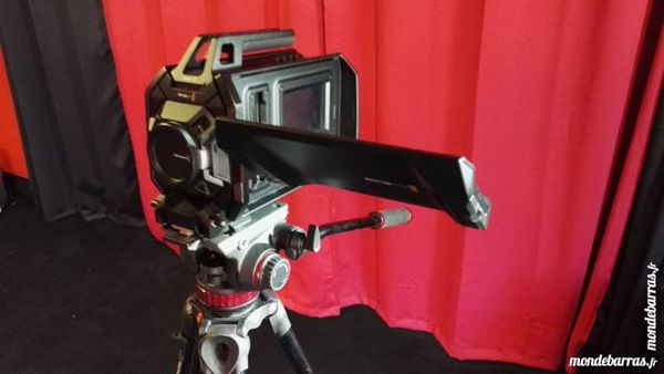 Blackmagic URSA 4.6K EF+Tr�pied+cartes cFast x2 5200 N�mes (30)