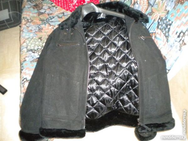 blouson en croute de cuir et fausse fourrure noir 30 Les Ulis (91)