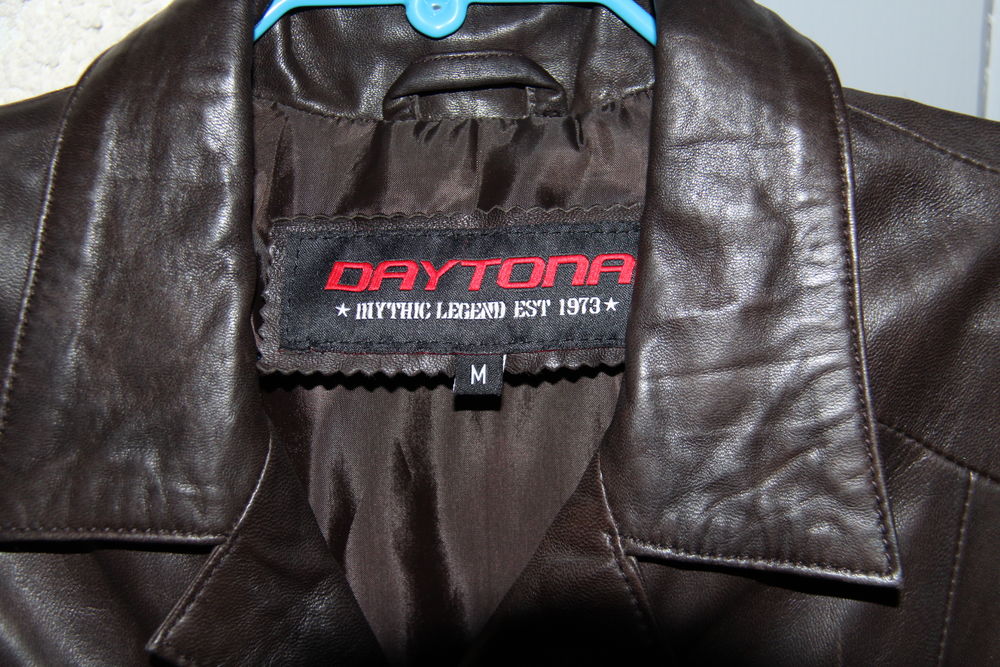 Blouson en cuir pour homme taille M
50 Saclas (91)