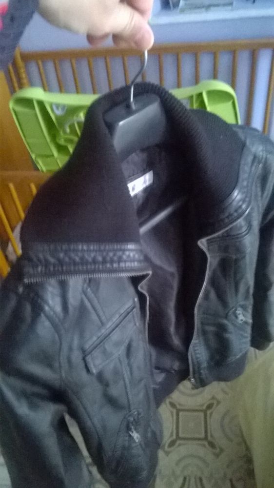 Blouson imitation cuir noir 35 �couen (95)