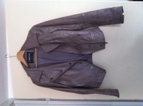 Blouson taupe cuir 150 Eguisheim (68)
