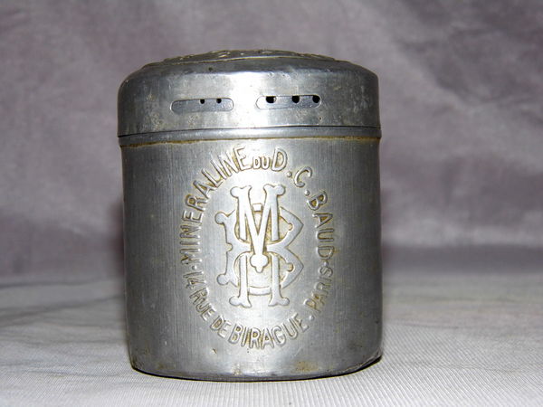 Boite de talc Min�raline du Docteur C. Baud aluminium VINTAGE 10 Petite Synthe (59)