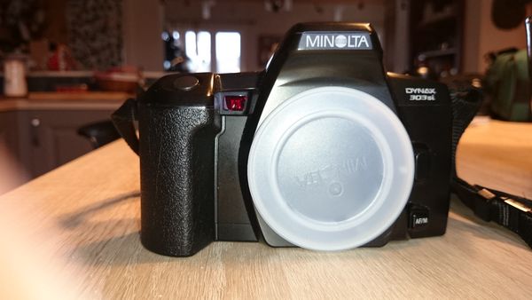 Boitier MINOLTA DYNAX 303si 130 Civaux (86)