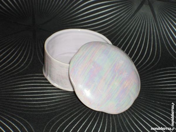 BONBONNIERE BOITE en porcelaine anglaise 8 Blaye (33)