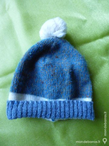Bonnet b�b� bleu chin� 2 Goussainville (95)