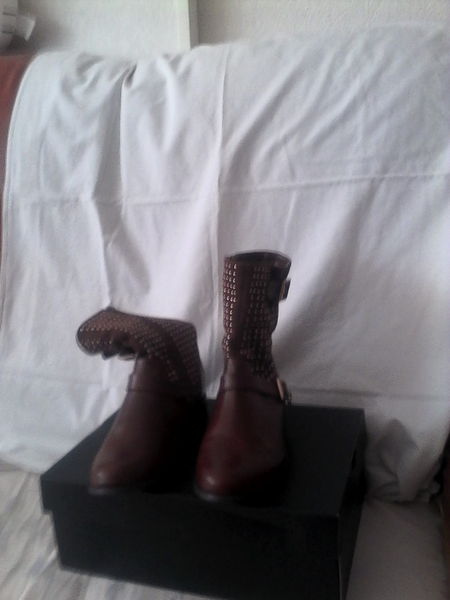 BOTTINES MARRONS THE DIVINE FACTORY 20 Ivry-sur-Seine (94)