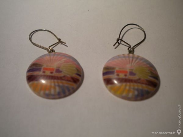 BOUCLE D'OREILLES � Maison champ�tre � 4 Dammarie-les-Lys (77)