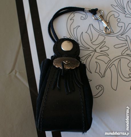 Bourse en cuir et daim 10 Cabestany (66)