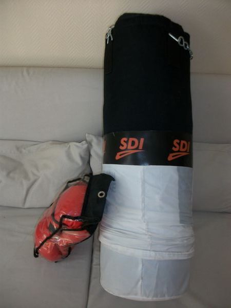Kit de sac de boxe + 1 paire de gants 80 Le Thillay (95)