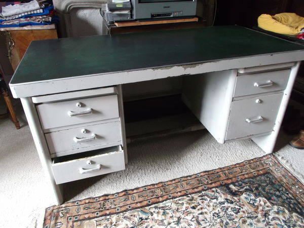 bureau en fer 200 �pinal (88)