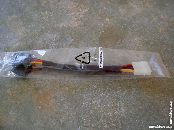  1 c�ble   Y   d'alimentation connecteur MOLEX/SATA.  1 Fournet-Blancheroche (25)