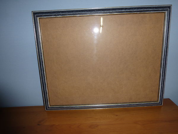 CADRE gris fonc�/filet dor� 28X30 - NEUF 15 Doussard (74)