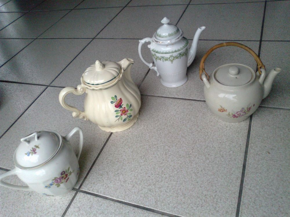 Lot cafeti�res et th�i�re anciennes 15 Challans (85)