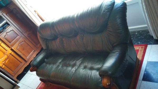 canap� + fauteuil en cuir 150 Cambronne-l�s-Clermont (60)