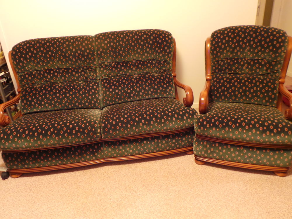 Canap� velours 2 places + 1 fauteuil 250 M�con (71)