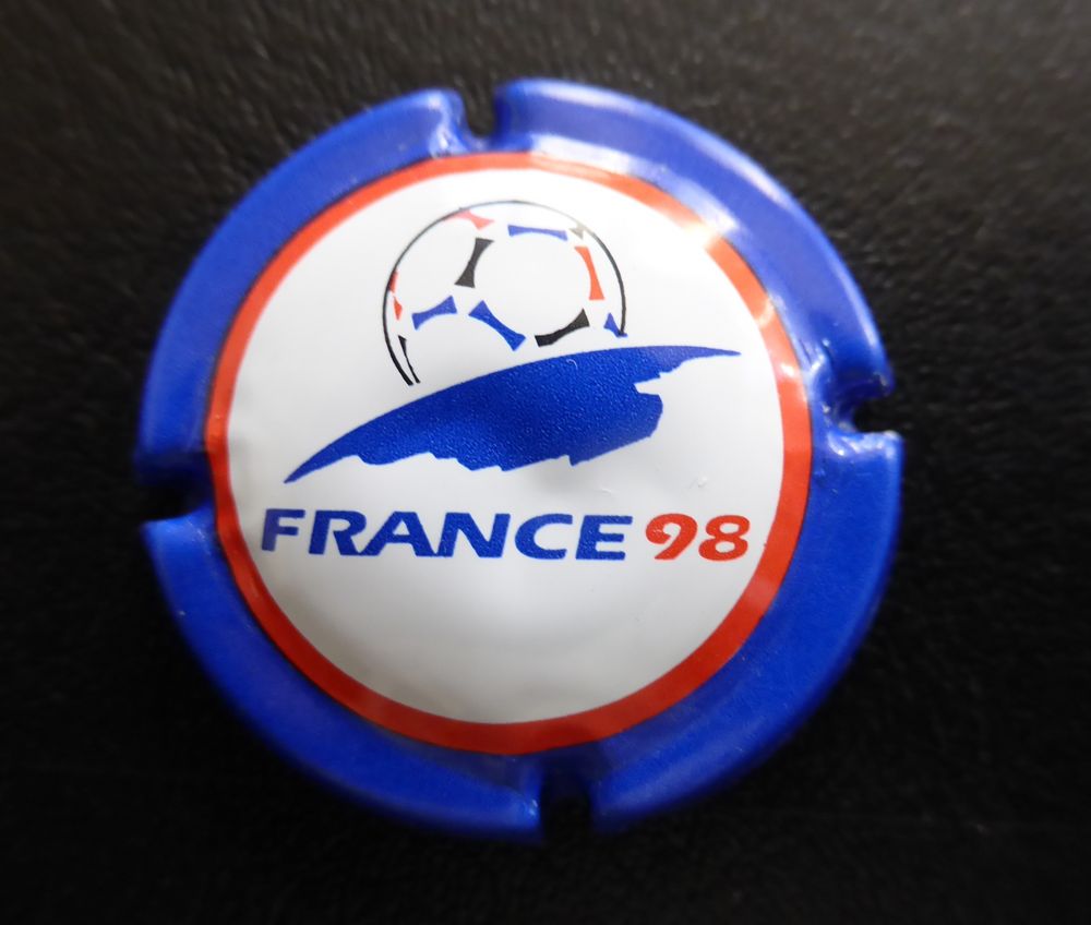 1 CAPSULE DE CHAMPAGNE  France 98 5 Soissons (02)