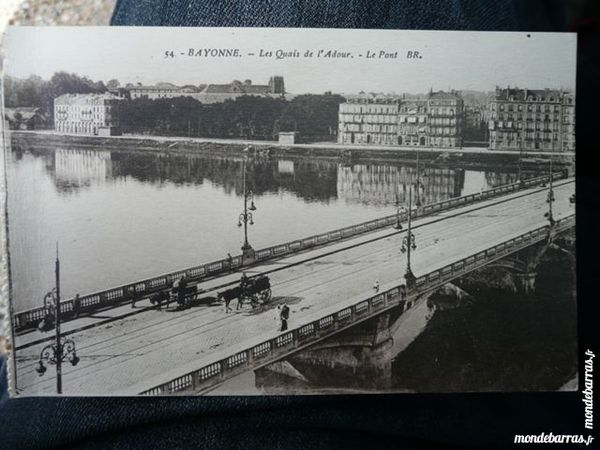  Carte postale Bayonne Les quais de l'Adour   Le Pon  4 Bordeaux (33)