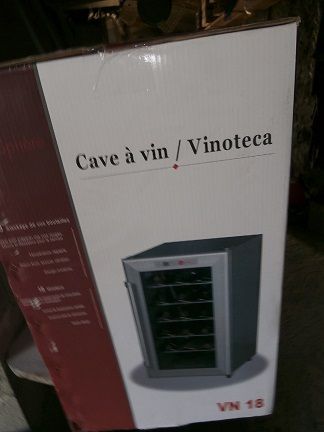 cave � vin / vinoteca 120 Lectoure (32)