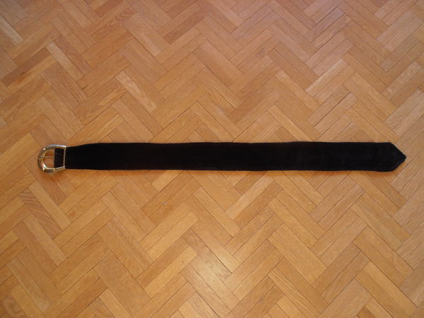 Ceinture noire velours boucle fer � cheval (77) 3 Tours (37)