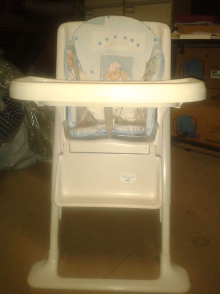 chaise b�b� 10 La Selle-en-Luitr� (35)