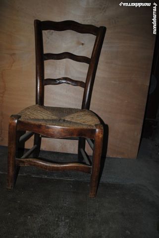 chaise dite nourissi�re 18 Blaye-les-Mines (81)